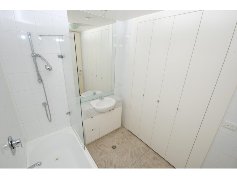 REF 24697/88 Kavanagh Street, Southbank VIC 3006