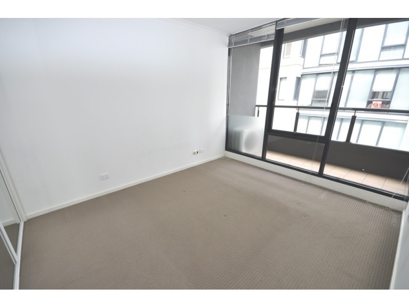 REF 24699/39 Dorcas Street, South Melbourne VIC 3205
