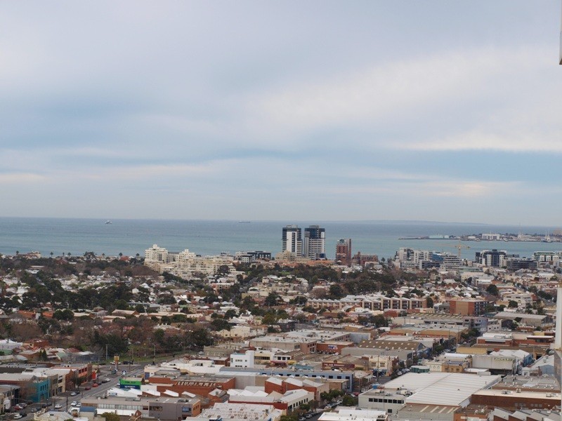 REF 24704/83 Whiteman Street, Southbank VIC 3006