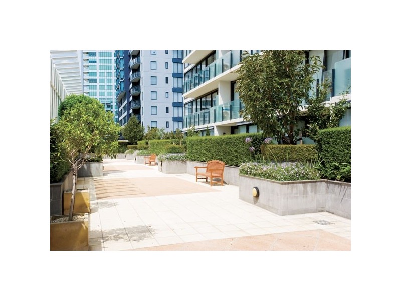 REF 24706/38 Bank Street, South Melbourne VIC 3205