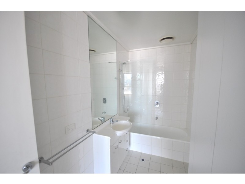 REF 24707/99 Whiteman Street, Southbank VIC 3006