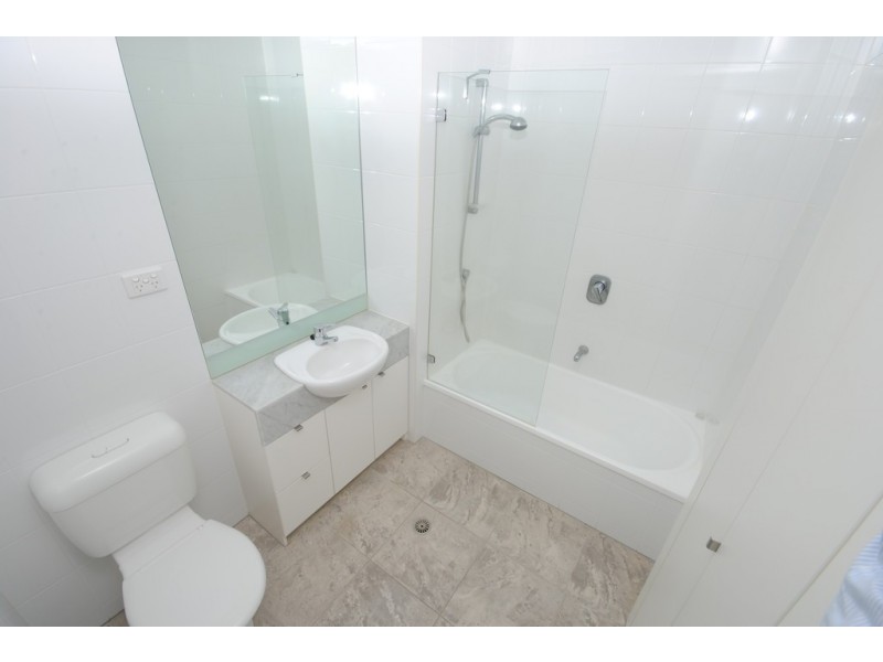 REF 24717/173 City Road, Southbank VIC 3006