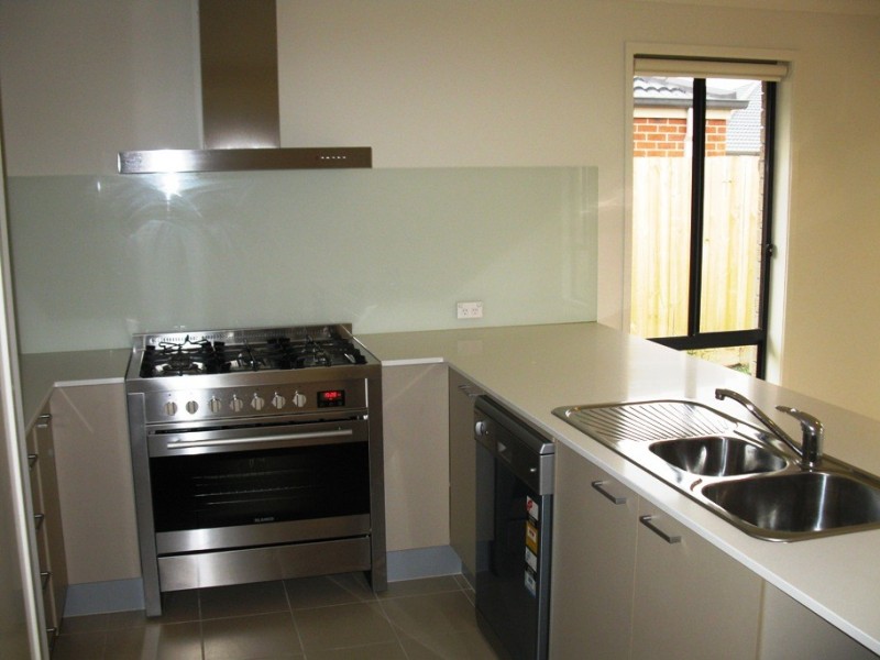9 Landing Place, Point Cook VIC 3030