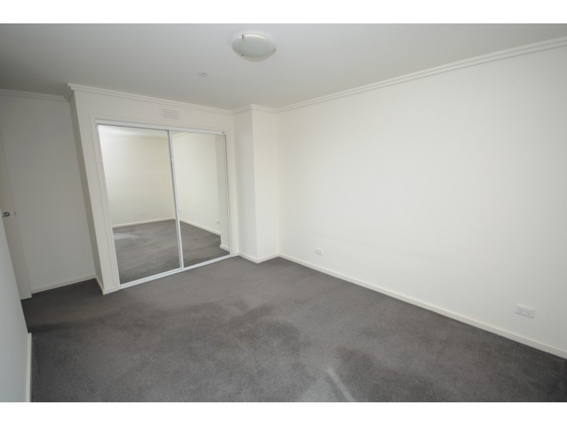 REF 24725/86 Kavanagh Street, Southbank VIC 3006