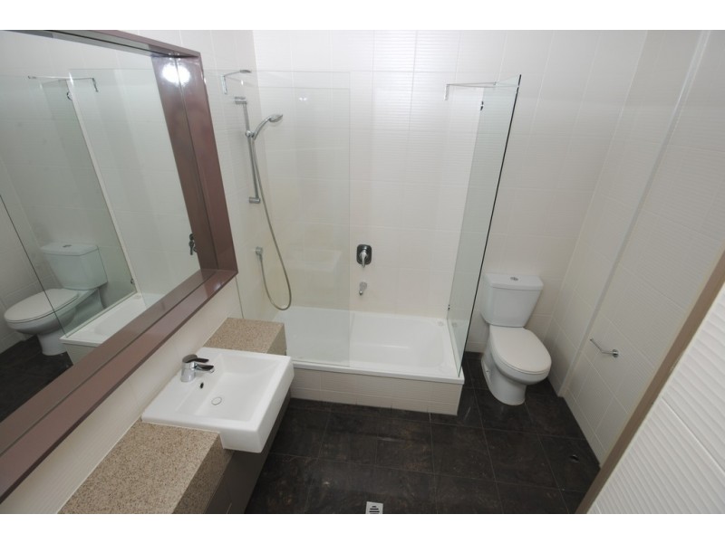 REF 24730/180 City Road, Southbank VIC 3006