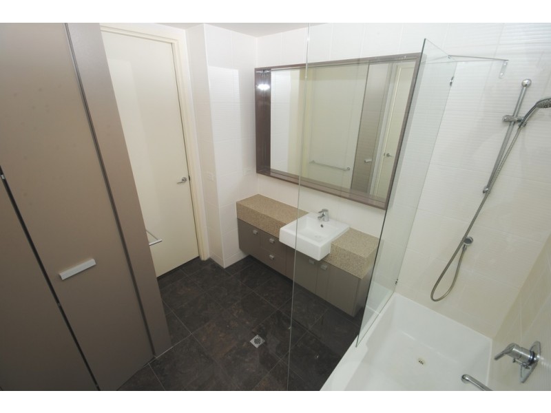 REF 24730/180 City Road, Southbank VIC 3006