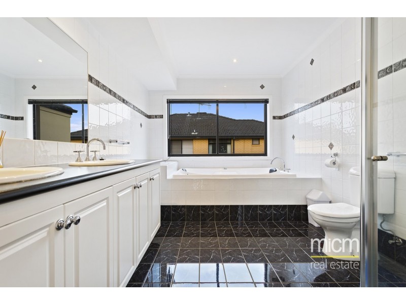 3 Evening Close, Point Cook VIC 3030