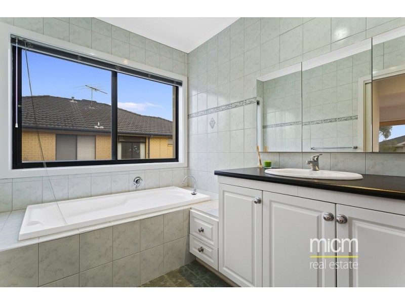 3 Evening Close, Point Cook VIC 3030