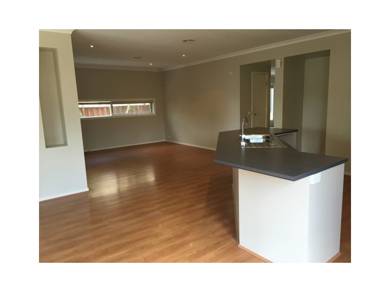 34 Bayside Drive, Point Cook VIC 3030