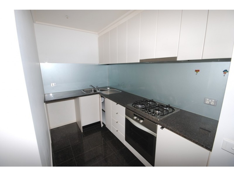 REF 24732/96 Kavanagh Street, Southbank VIC 3006