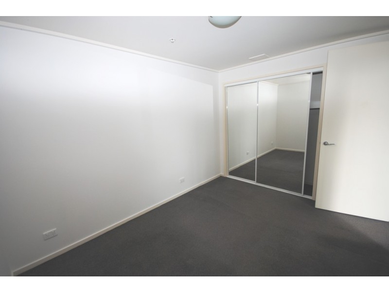 REF 24732/96 Kavanagh Street, Southbank VIC 3006