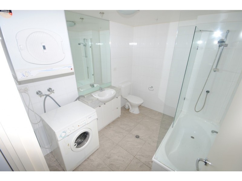 REF 24732/96 Kavanagh Street, Southbank VIC 3006