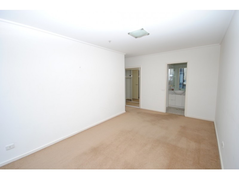 REF 24734/173 City Road, Southbank VIC 3006