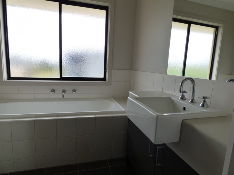 14 Essence Lane, Point Cook VIC 3030