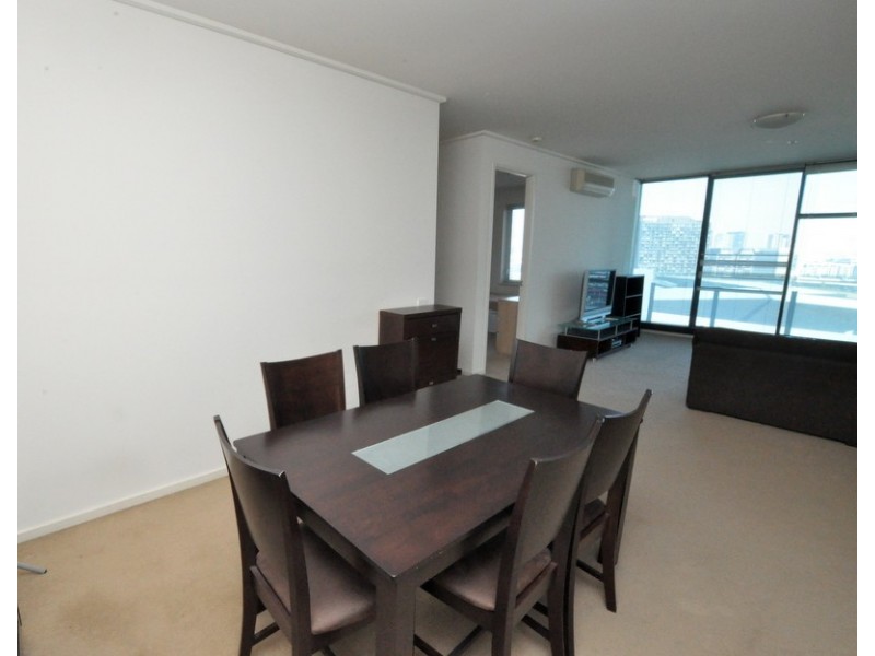 REF 24749/83 Whiteman Street, Southbank VIC 3006