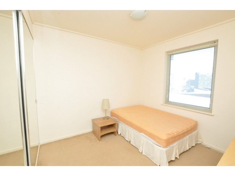 REF 24749/83 Whiteman Street, Southbank VIC 3006