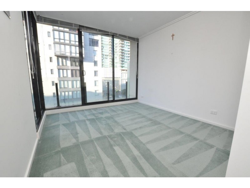 REF 24750/38 Bank Street, South Melbourne VIC 3205