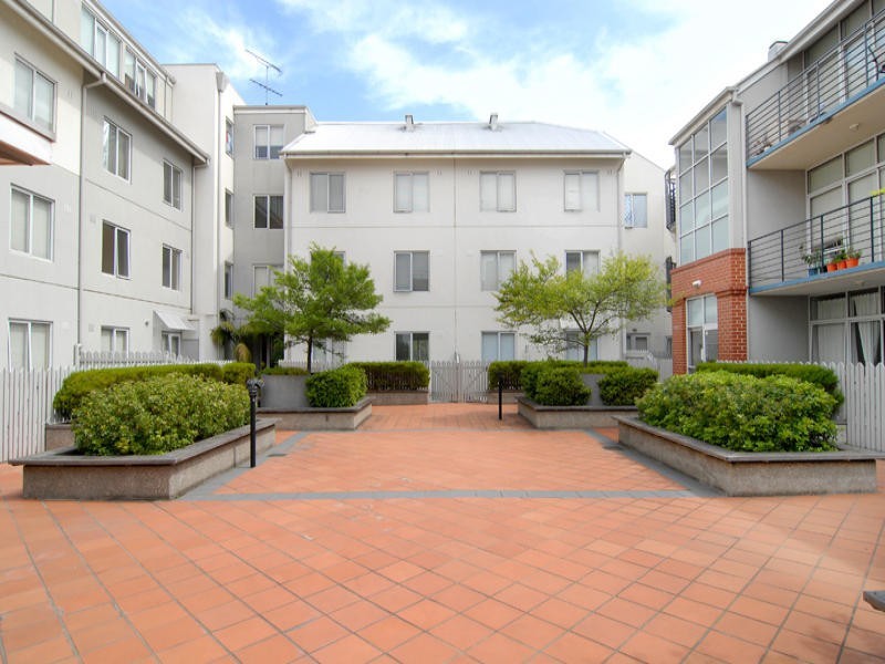 REF 24754/20 Courtney Street, North Melbourne VIC 3051