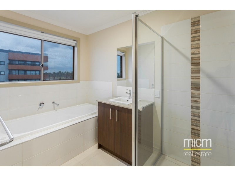 42 Catamaran Drive, Werribee South VIC 3030