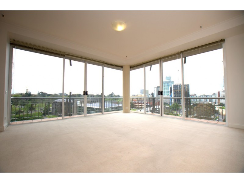 REF 24774/8 Wells Street, Southbank VIC 3006