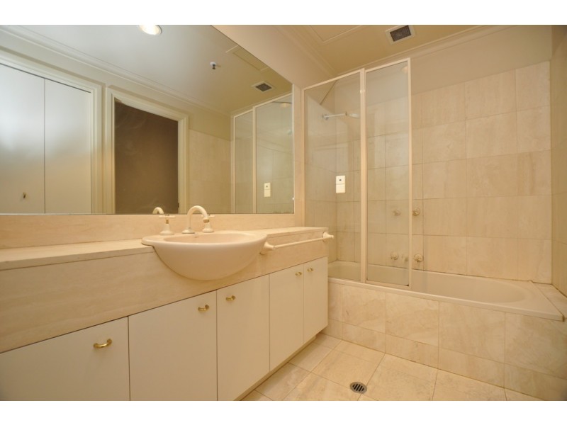 REF 24774/8 Wells Street, Southbank VIC 3006