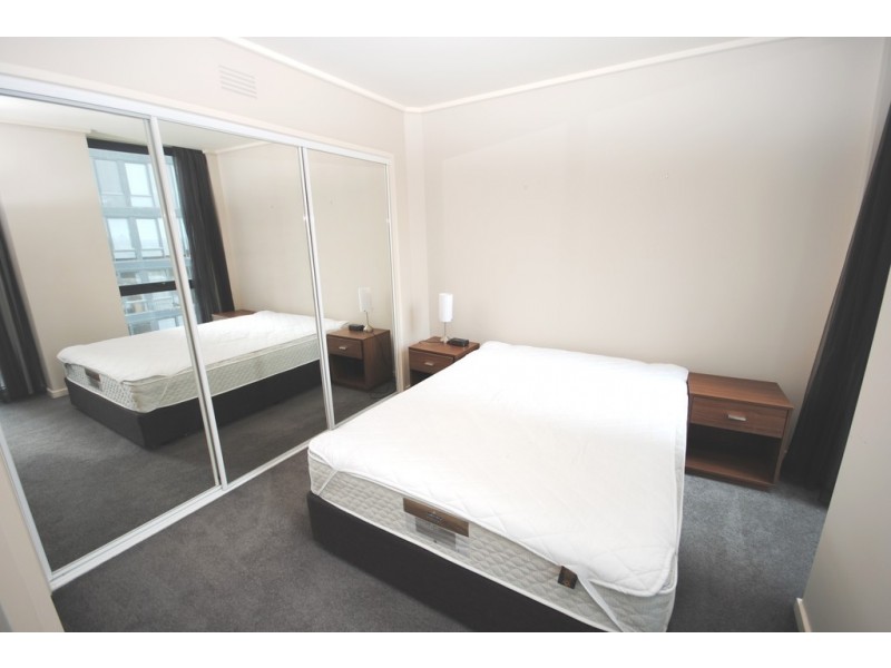 REF 24779/100 Kavanagh Street, Southbank VIC 3006