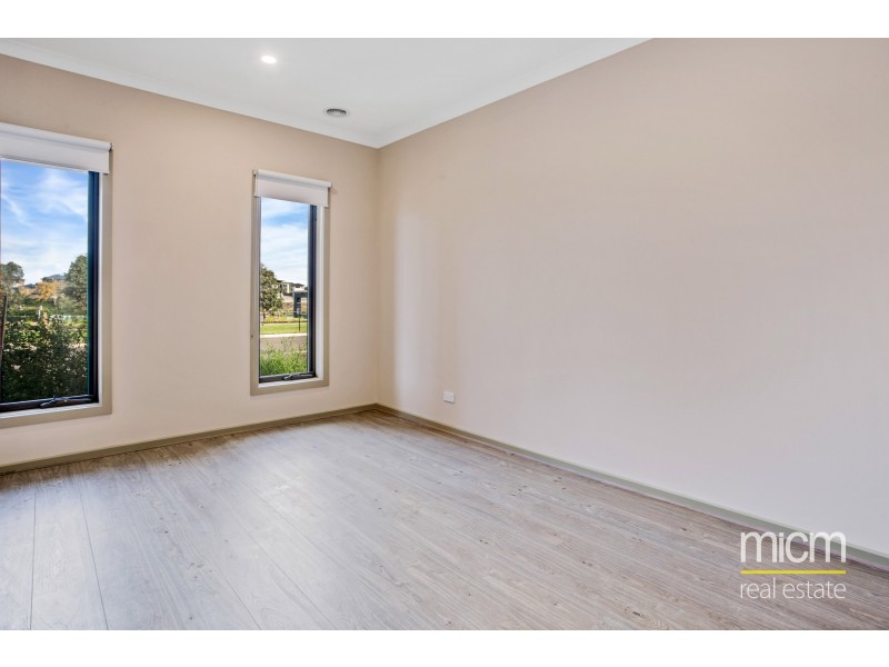 3 Greenbank Way, Point Cook VIC 3030