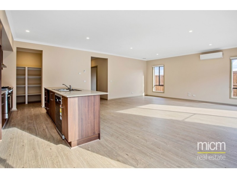 3 Greenbank Way, Point Cook VIC 3030