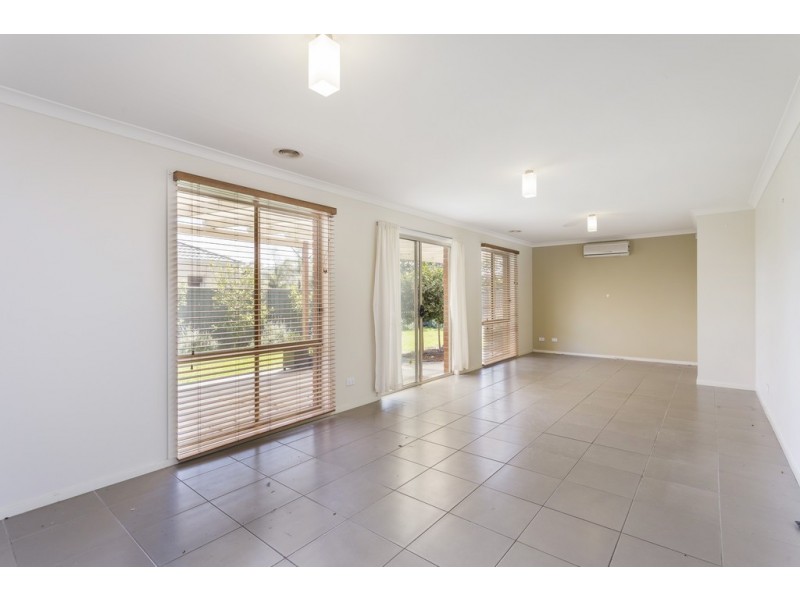20 Ladybird Crescent, Point Cook VIC 3030