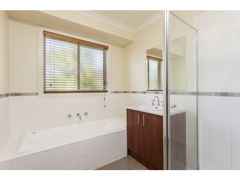 20 Ladybird Crescent, Point Cook VIC 3030