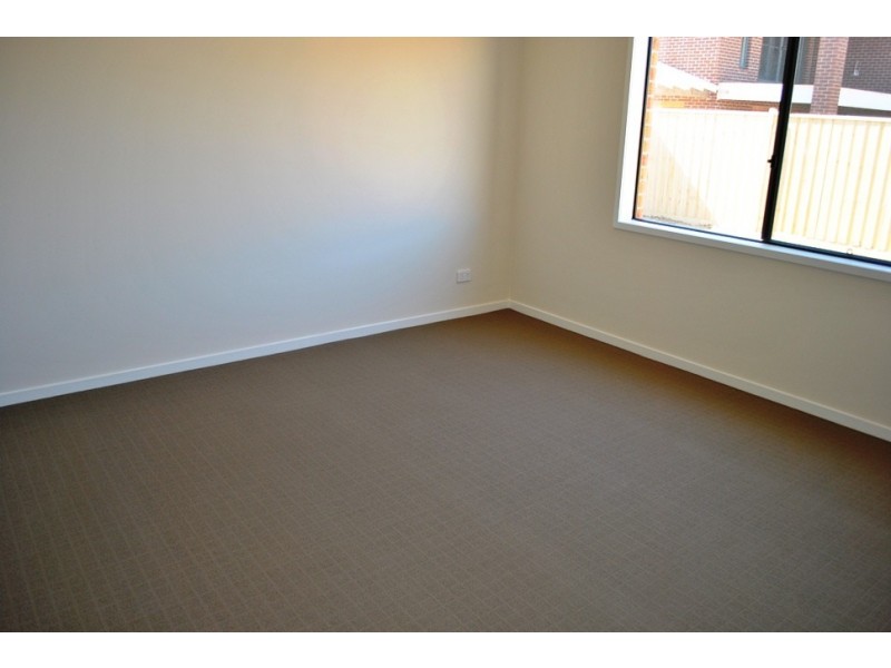 5 Trimotor Road, Point Cook VIC 3030