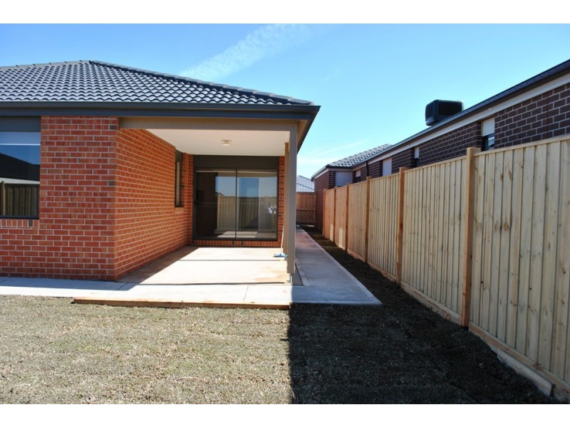 5 Trimotor Road, Point Cook VIC 3030