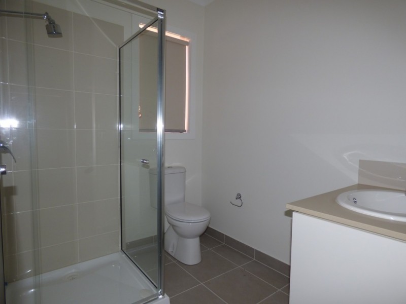 32 Maiden Crescent, Point Cook VIC 3030