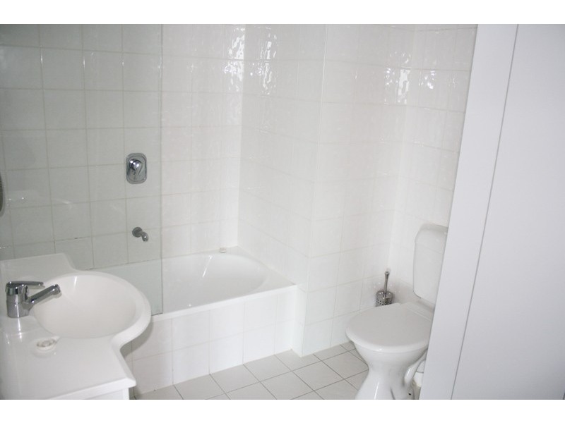 REF 24804/99 Whiteman Street, Southbank VIC 3006