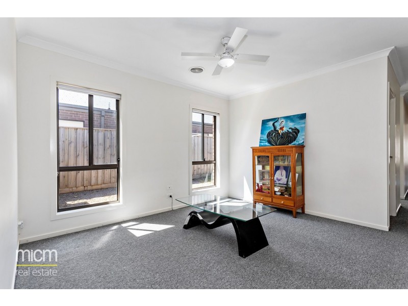 22 Royal Circuit, Point Cook VIC 3030