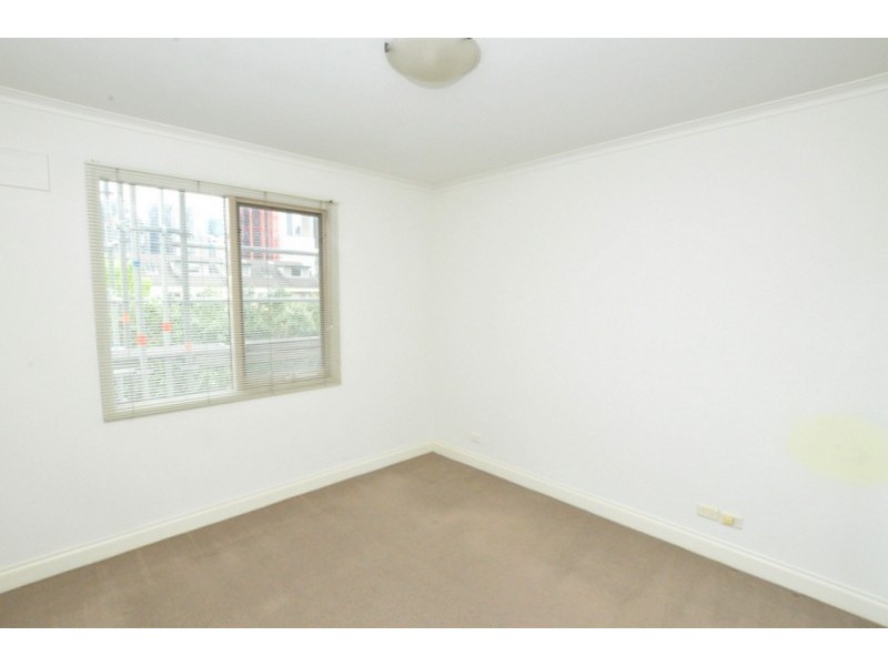 REF 24820/68 Wells Street, Southbank VIC 3006