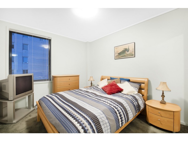 REF 24823/99 Whiteman Street, Southbank VIC 3006
