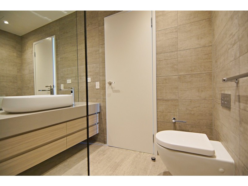 86 South Wharf Drive, Docklands VIC 3008