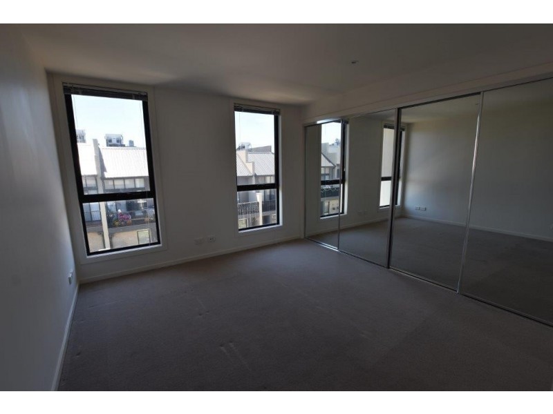 74 Central Park Walk, Cheltenham VIC 3192