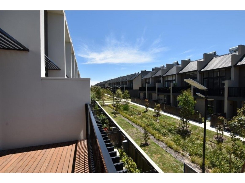 74 Central Park Walk, Cheltenham VIC 3192