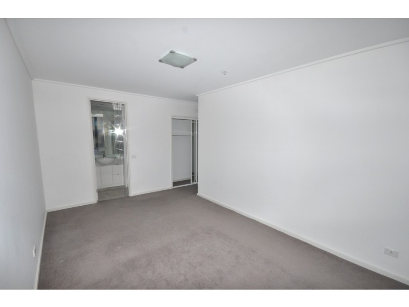 REF 24841/173 City Road, Southbank VIC 3006