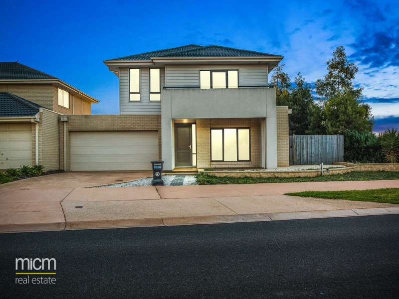227 Sanctuary Lakes South Boulevard, Point Cook VIC 3030