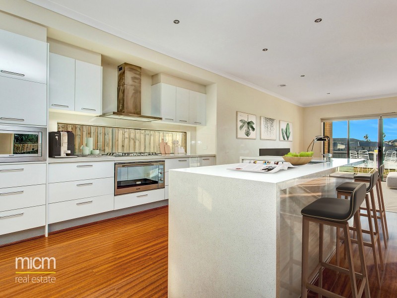 227 Sanctuary Lakes South Boulevard, Point Cook VIC 3030