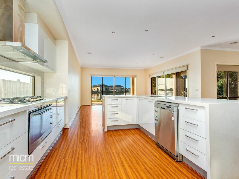 227 Sanctuary Lakes South Boulevard, Point Cook VIC 3030