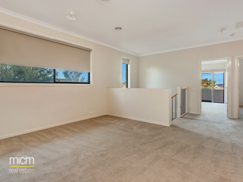 227 Sanctuary Lakes South Boulevard, Point Cook VIC 3030