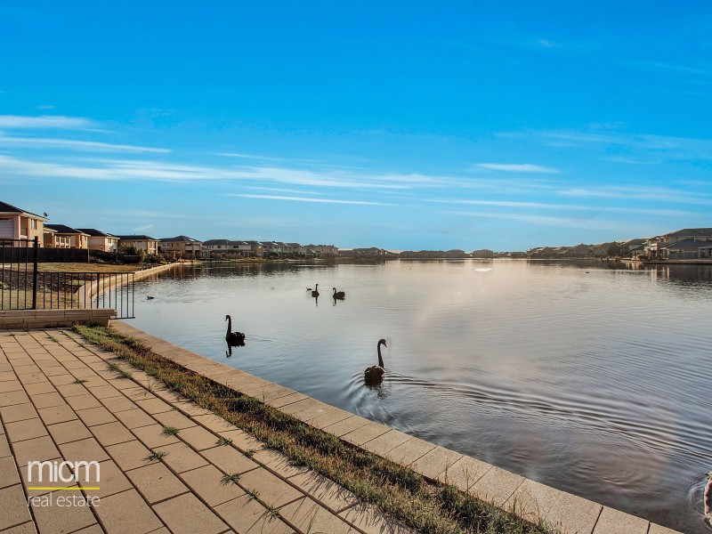 227 Sanctuary Lakes South Boulevard, Point Cook VIC 3030