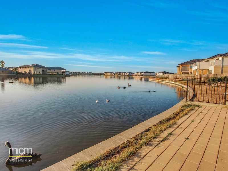 227 Sanctuary Lakes South Boulevard, Point Cook VIC 3030