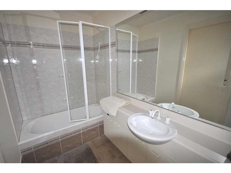 REF 24849/83 Queensbridge Street, Southbank VIC 3006