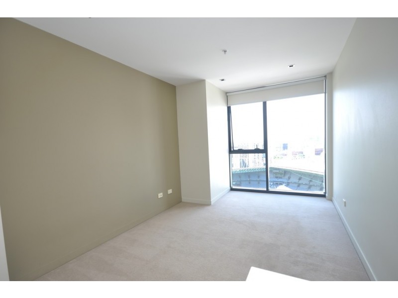 2710B/100 Harbour Esplanade, Docklands VIC 3008