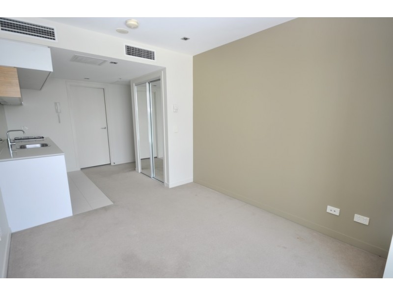 2710B/100 Harbour Esplanade, Docklands VIC 3008